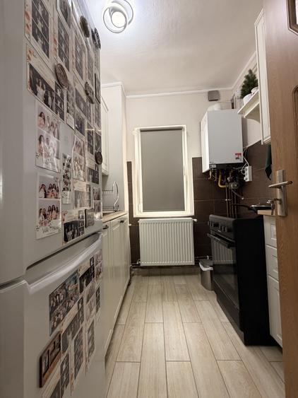 Apartament cu 3 camere semidecomandat, mobilat în Gheorghe Lazăr
