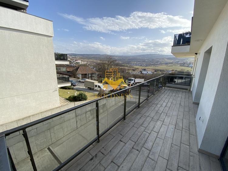 Apartament cu 2 camere semidecomandat, mobilat în Borhanci