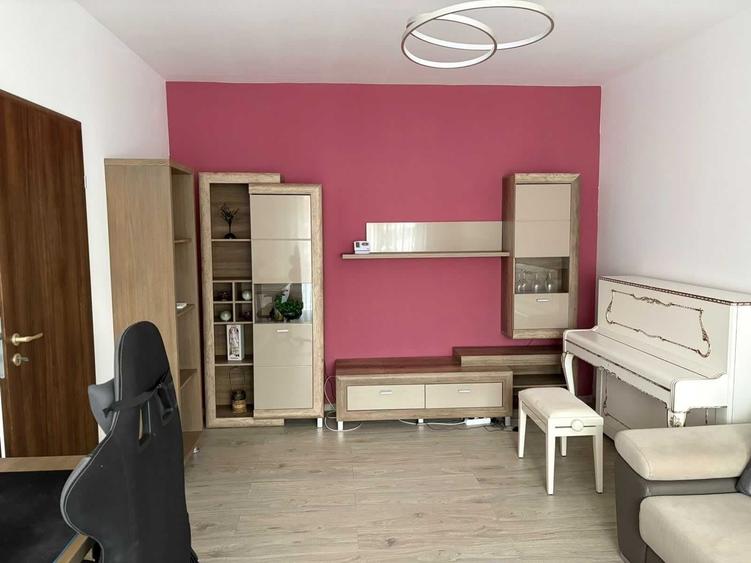 Apartament cu 2 camere decomandat în Păcii