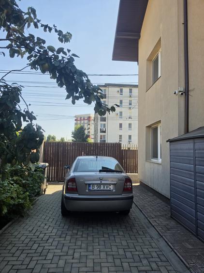 Casă individuală cu 7 camere cu Canalizare în Apărătorii Patriei