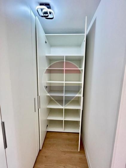 Apartament cu 2 camere semidecomandat, mobilat în Florești