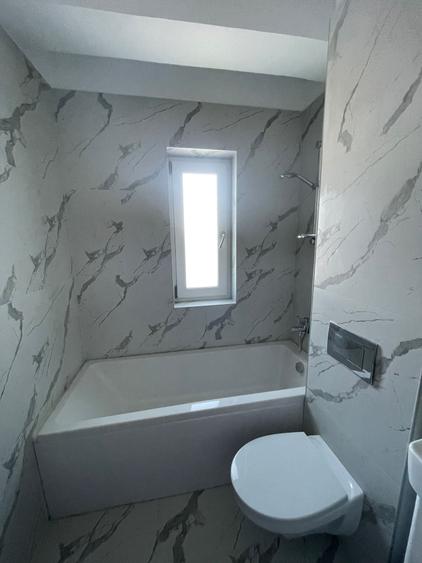 Duplex cu 4 camere cu Canalizare în Central