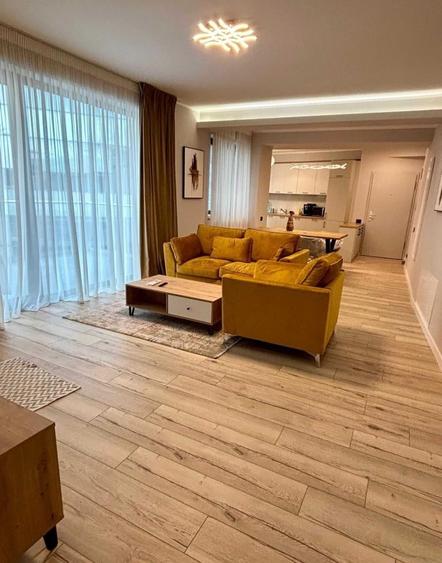 Apartament cu 3 camere decomandat, mobilat în Romană