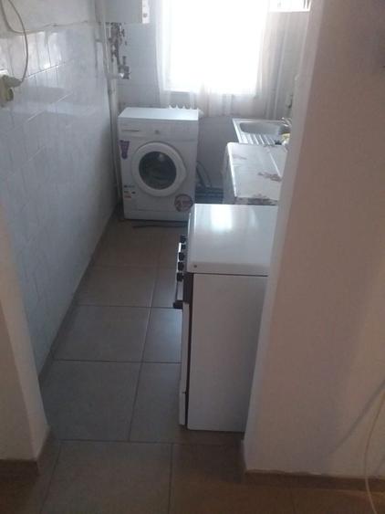 Apartament cu 3 camere semidecomandat în 23 August