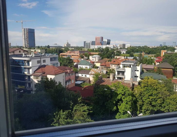 Apartament cu 2 camere semidecomandat în 1 Mai
