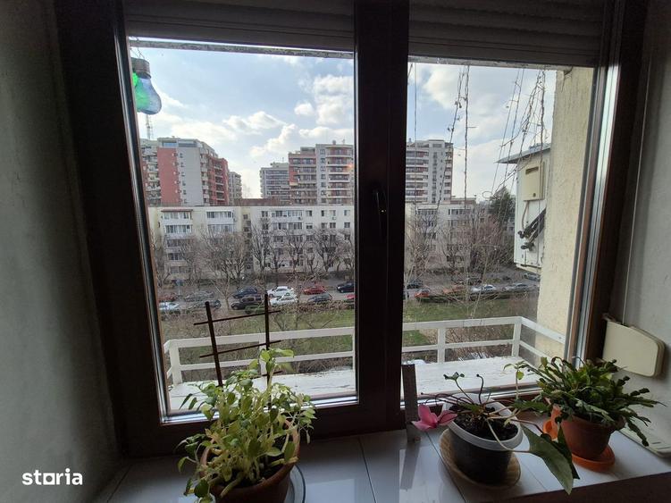 Apartament cu 3 camere semidecomandat în Ștefan cel Mare