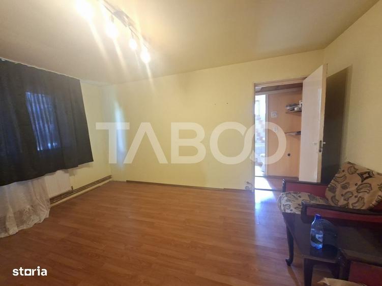 Apartament cu 2 camere semidecomandat în Central