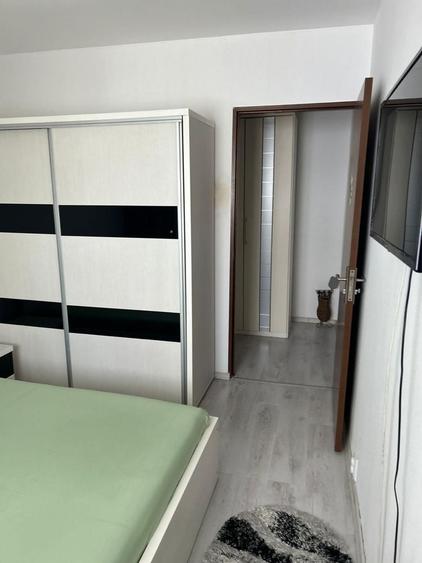 Inchiriez apartament 3 camere zona linistita sector 5 - 3