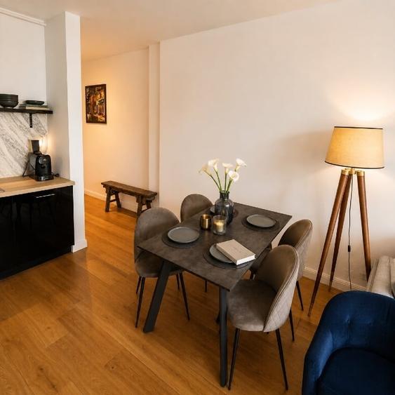 Apartament cu 3 camere decomandat, mobilat în Central