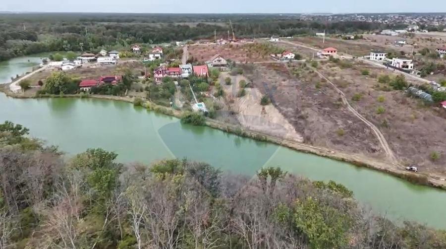 Teren agricol intravilan de 3778 mp, în Brănești