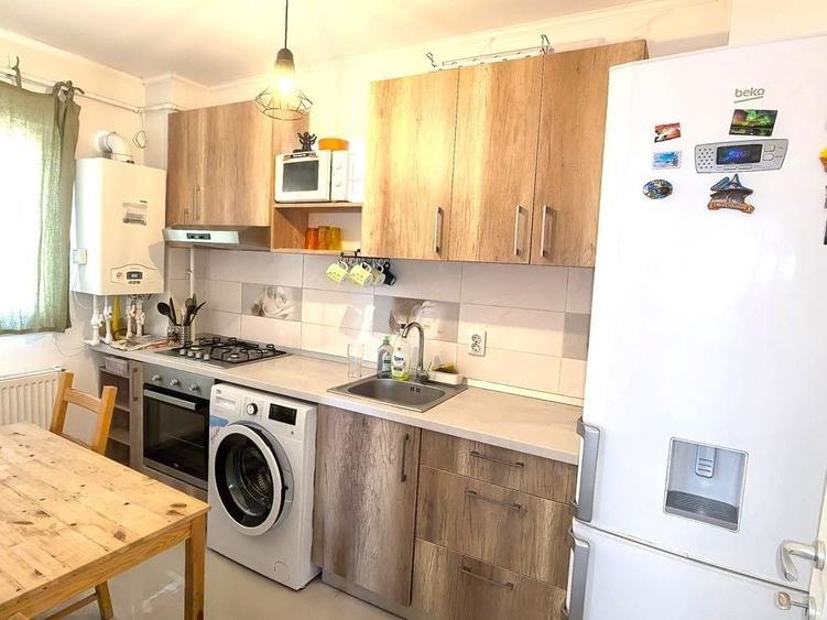 Apartament cu 2 camere decomandat în Titulescu