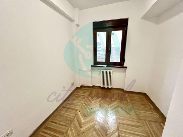 Apartament cu 4 camere decomandat în Cișmigiu