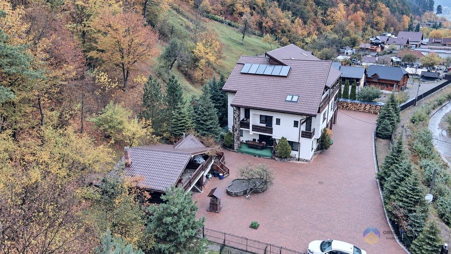 Casă cu 10 camere cu Canalizare în Vest