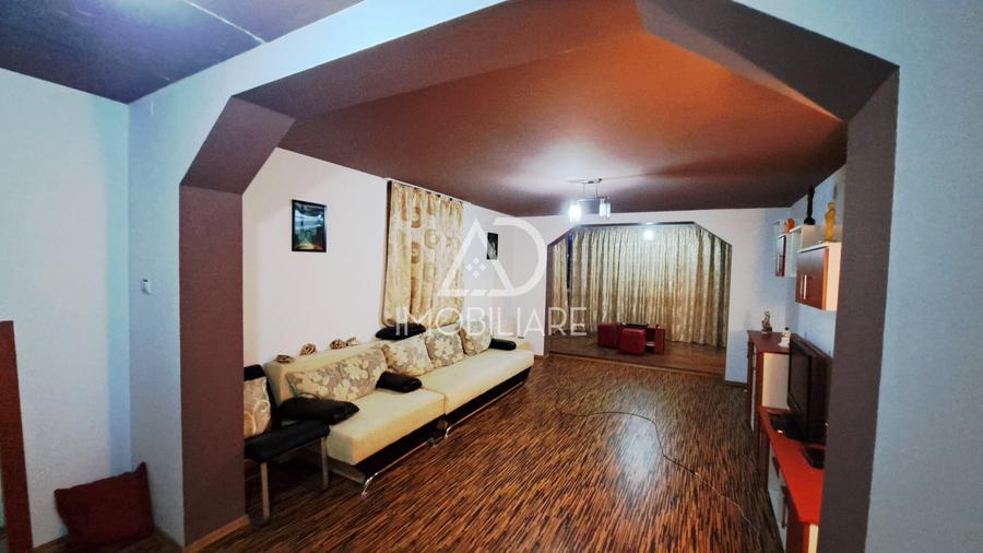Casă individuală cu 5 camere cu Teren 3036 Mp în Sitești