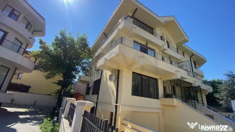 Casă cu 7 camere cu Teren 250 Mp în Nordului