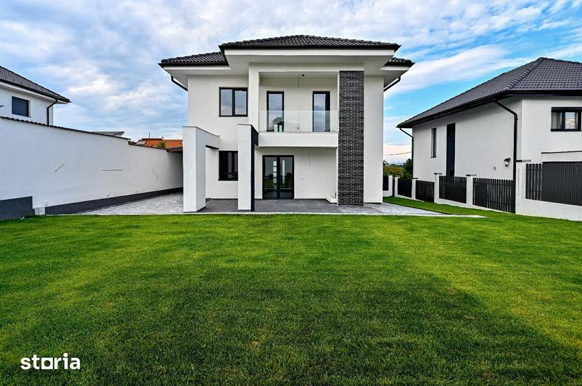 Casă cu 4 camere cu Teren 380 Mp în Central