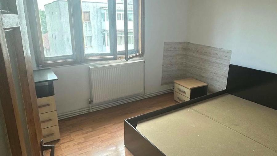 Apartament cu 2 camere semidecomandat în Micro 5