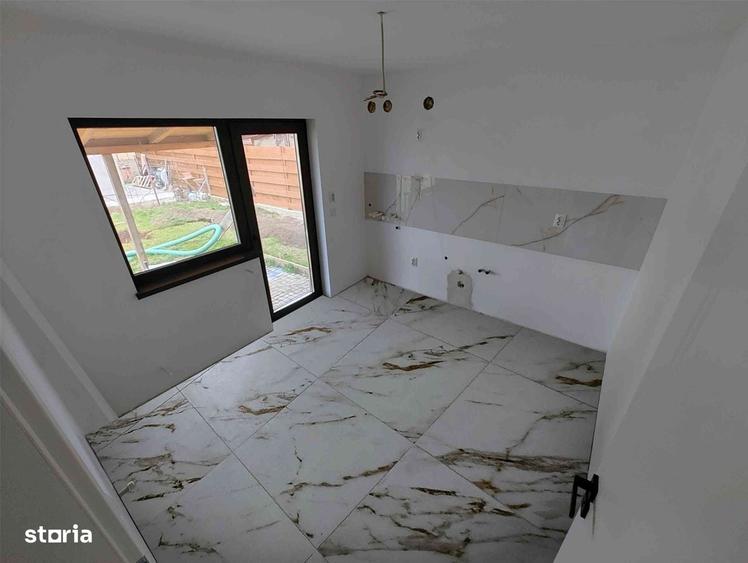 Casă cu 3 camere cu Teren 425 Mp în Holboca