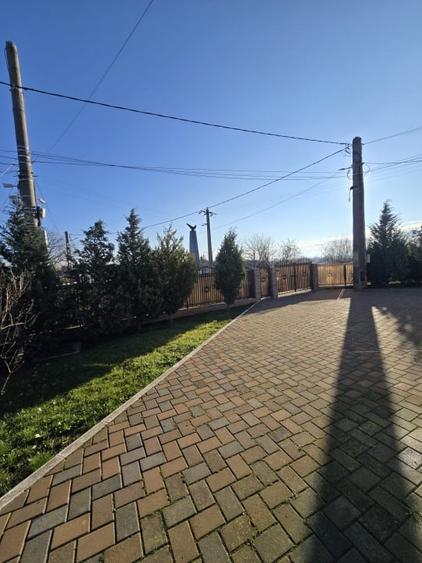Casă individuală cu 4 camere cu Canalizare în Siretu (Săucești)