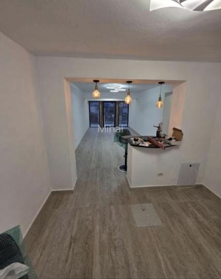 Casă cu 3 camere cu Teren 1100 Mp în Central