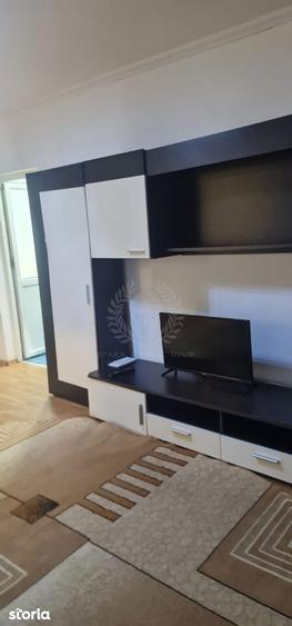 Apartament cu 2 camere semidecomandat, mobilat în Nord