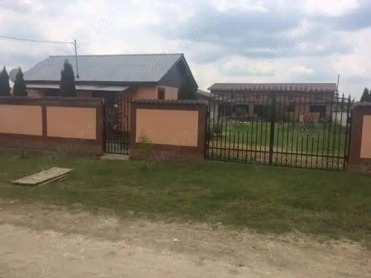 Casă cu Teren 1000 Mp în Câmpu Mare