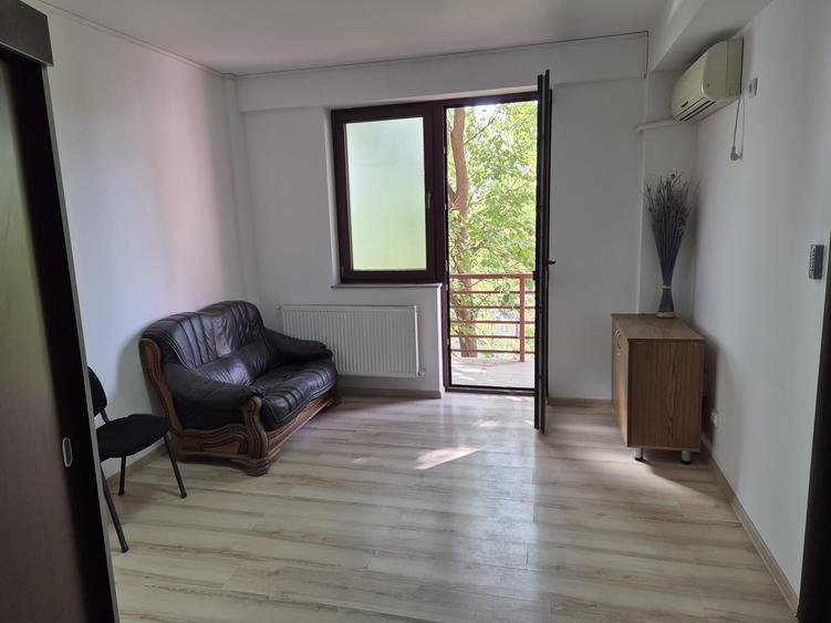 Apartament cu 4 camere în Central