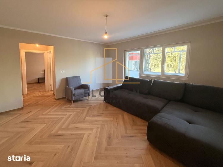 Apartament cu 3 camere semidecomandat în Telegrafului