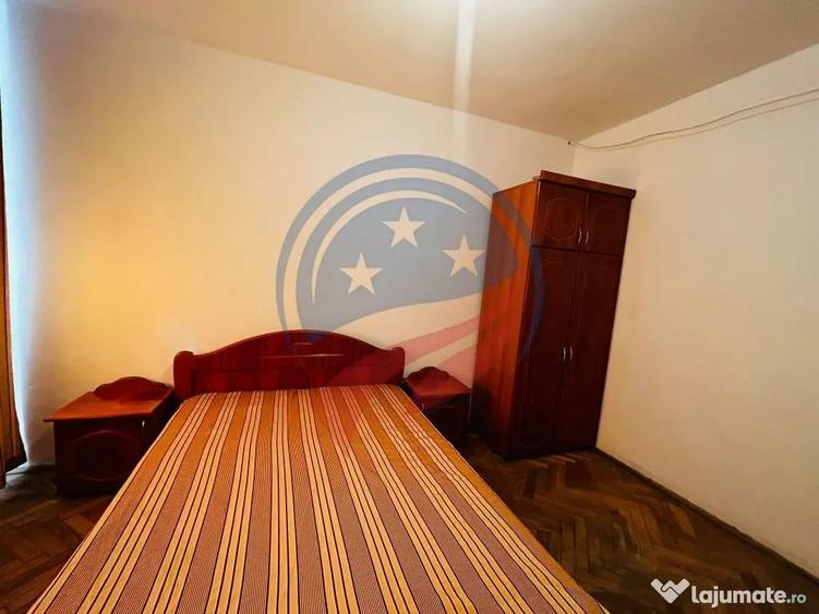 Apartament cu 4 camere decomandat în Central