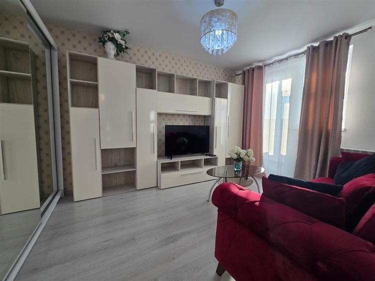 Apartament cu 2 camere decomandat în Podu Roș