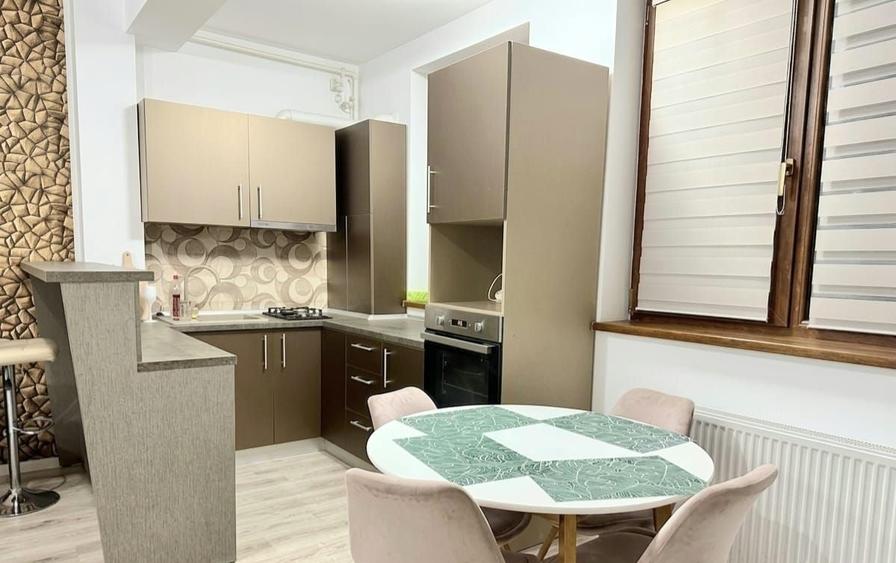 Apartament cu 2 camere semidecomandat, mobilat în Tomis Nord