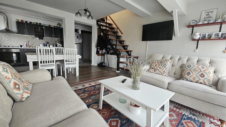 Apartament cu 4 camere decomandat în Central