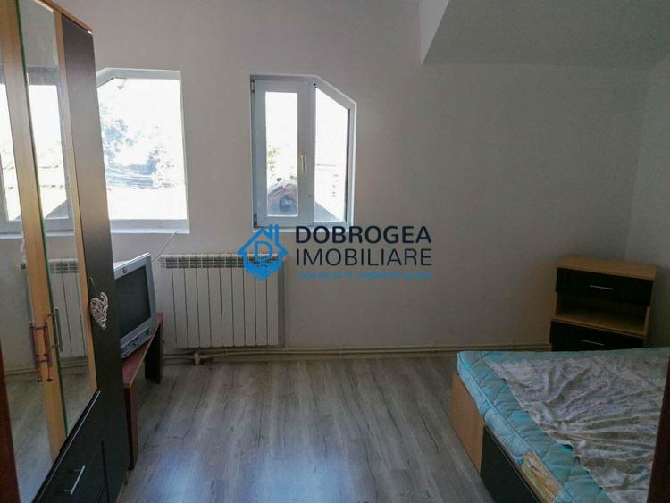 Casă individuală cu 4 camere cu Teren 120 Mp în Central