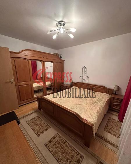 Apartament cu 4 camere semidecomandat în 1 Decembrie 1918