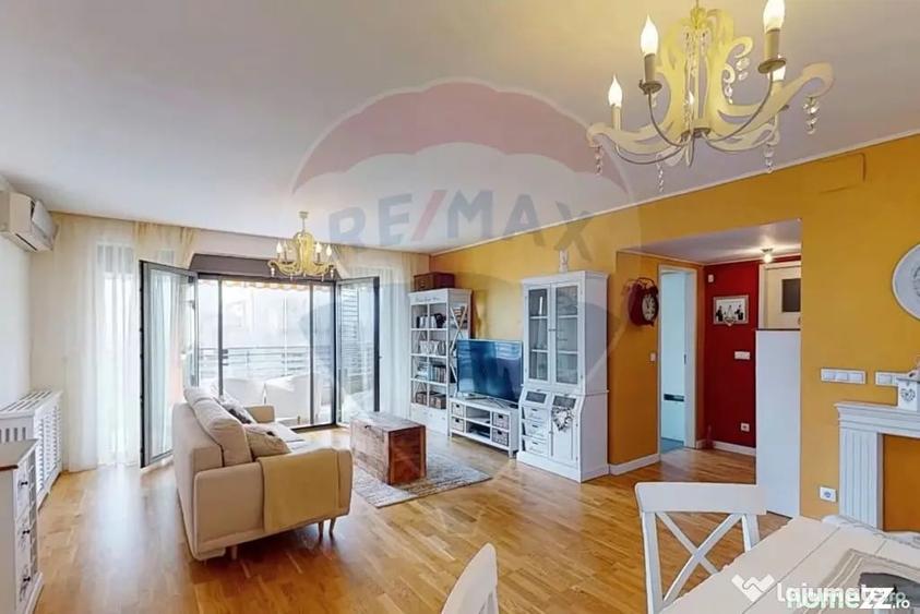 Apartament cu 3 camere semidecomandat în Sisești