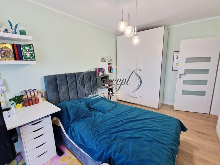 Apartament cu 4 camere semidecomandat, mobilat în Europa