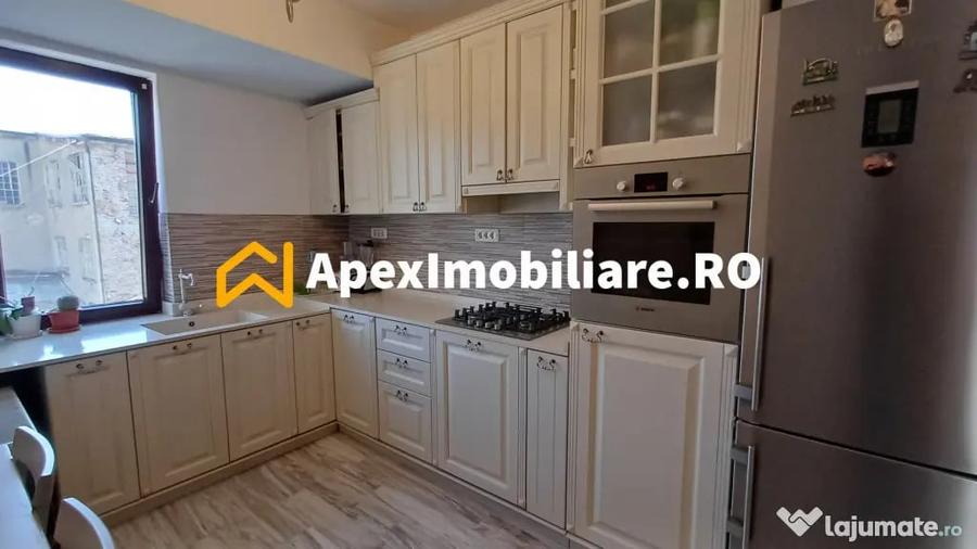 Apartament cu 3 camere semidecomandat în Națiunile Unite