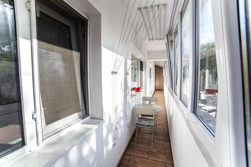 Apartament cu 3 camere decomandat în Berceni
