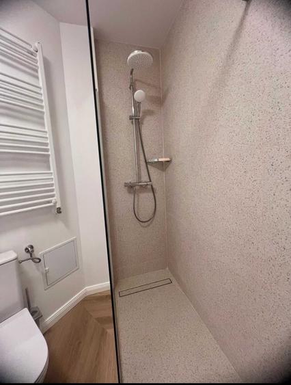 Apartament cu 5 camere decomandat în Batistei