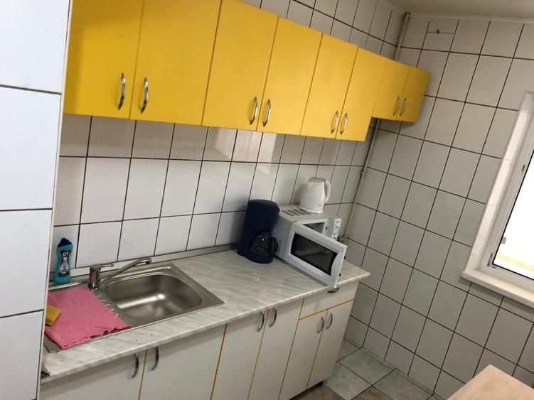 Apartament cu 2 camere decomandat, mobilat în Apărătorii Patriei