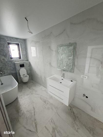 Casa/Vila Parter + 1Etaj/4 camere/Com.Berceni/Comision 0% - 8