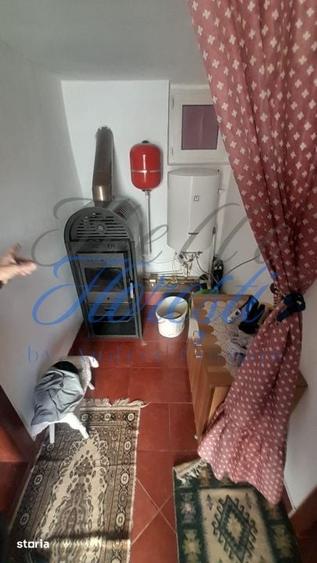 Casă cu 4 camere cu Teren 4000 Mp în Cuzăplac