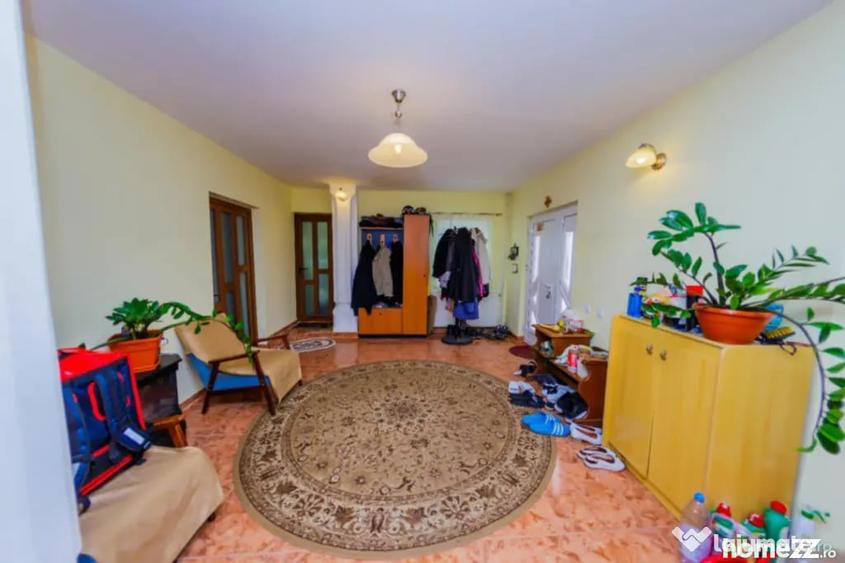 Casă cu 5 camere cu Teren 1310 Mp în Central