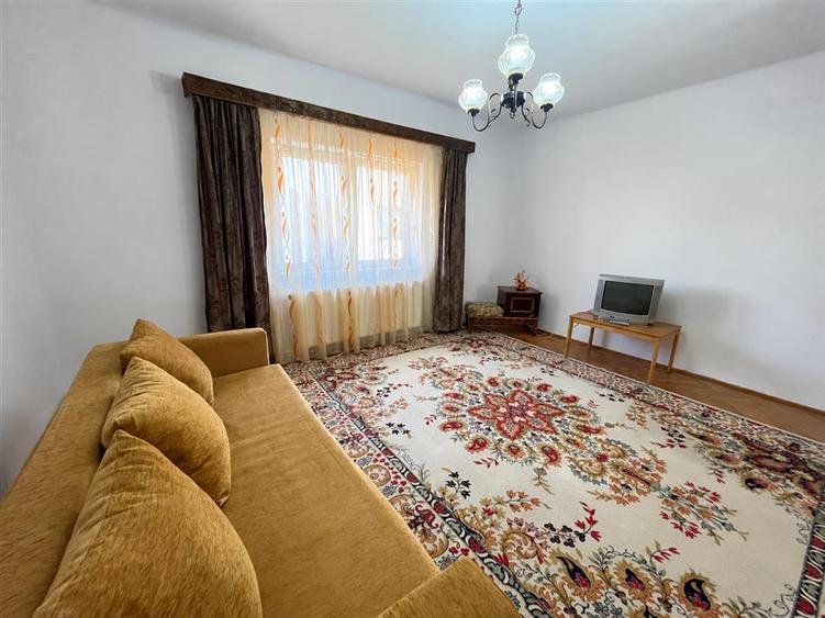 Casă individuală cu 4 camere cu Garaj în Lupeni