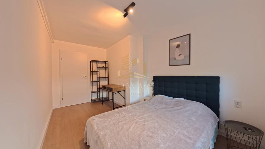 Apartament cu 3 camere semidecomandat, mobilat în Sopor