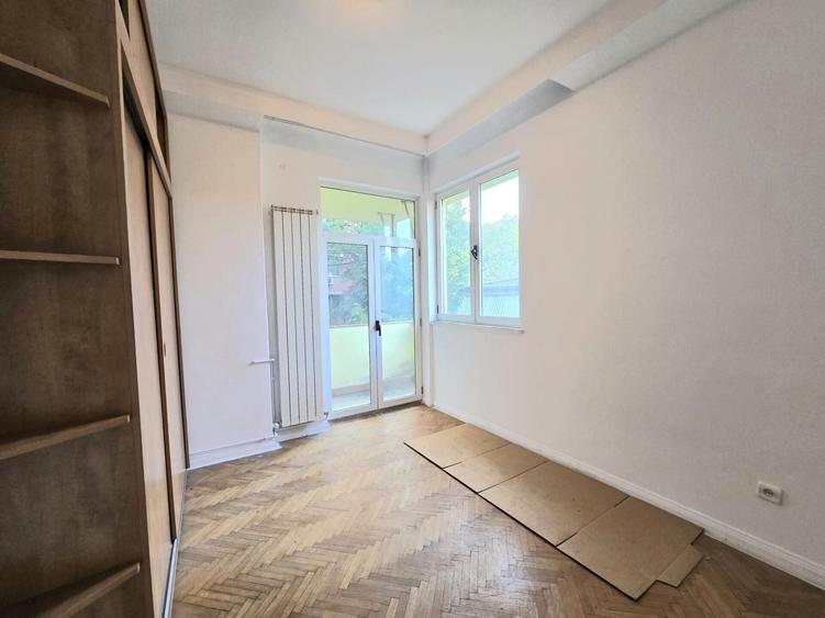 Apartament cu 6 camere nedecomandat, mobilat în Moșilor