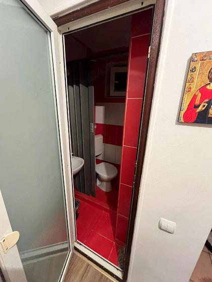 Garsonieră decomandată în Apărătorii Patriei