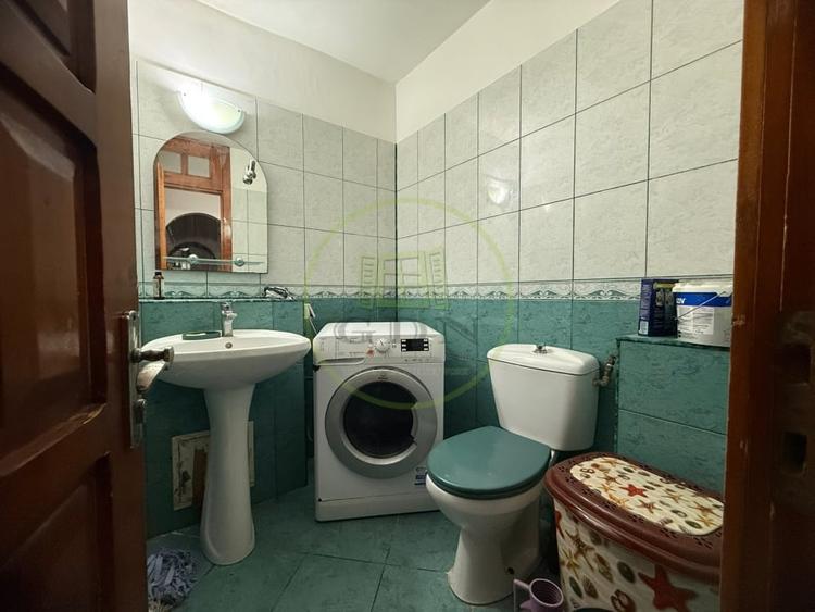 Apartament cu 4 camere decomandat, mobilat în Rovine