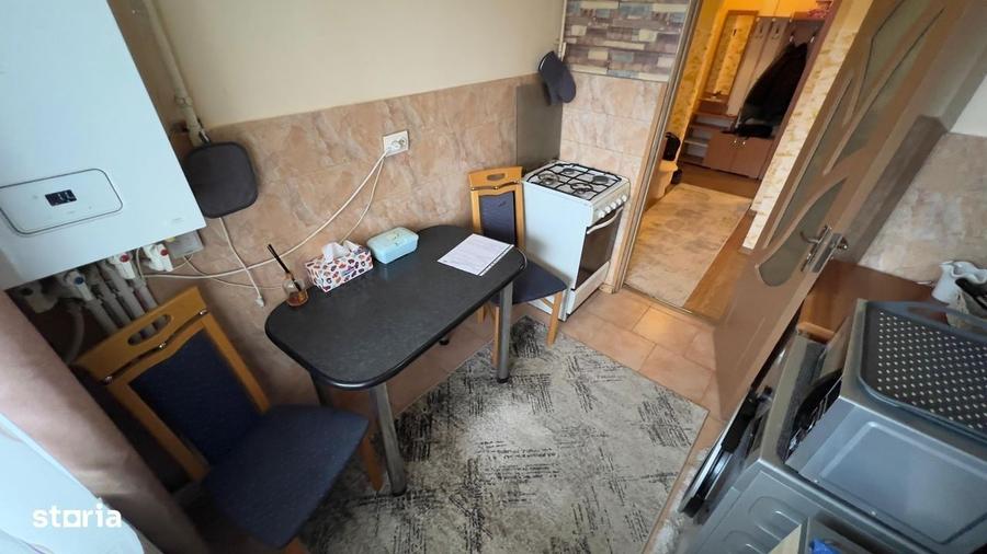Apartament cu 2 camere decomandat în Petros