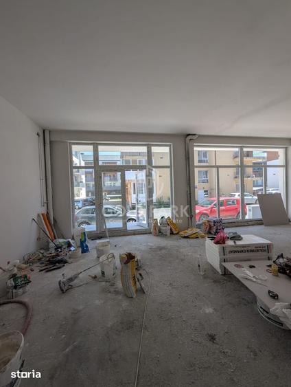 Spațiu comercial, de 140 mp, în Florești